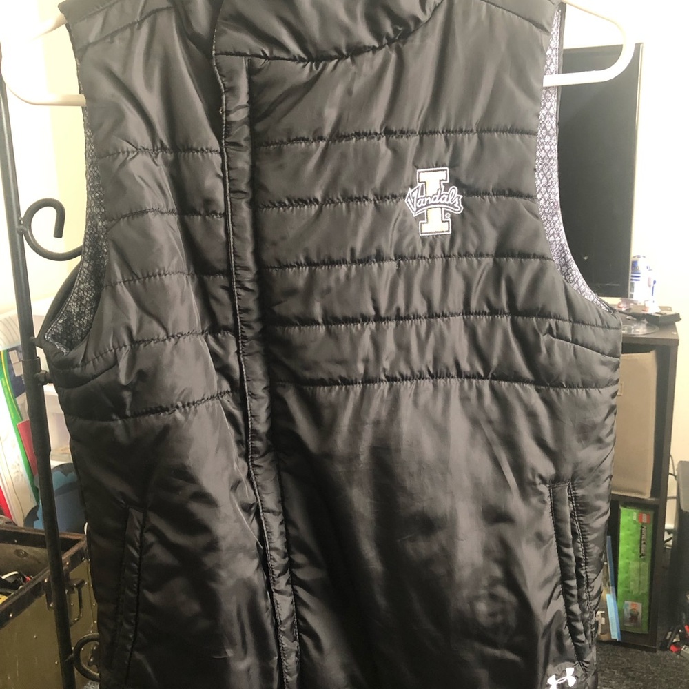 U of I puffy vest